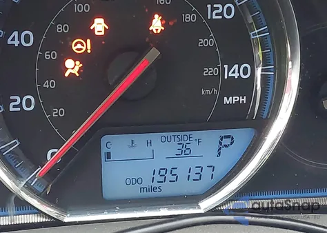 2013 Toyota Rav4 Limited z USA, uszkodzony, nr VIN 2T3DFREV2DW084512